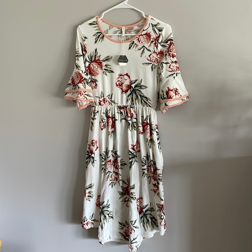 New with tag PinkBlush floral maternity dress. Size S